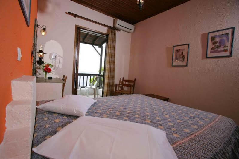 Paradise Hotel Patitírion Eksteriør billede
